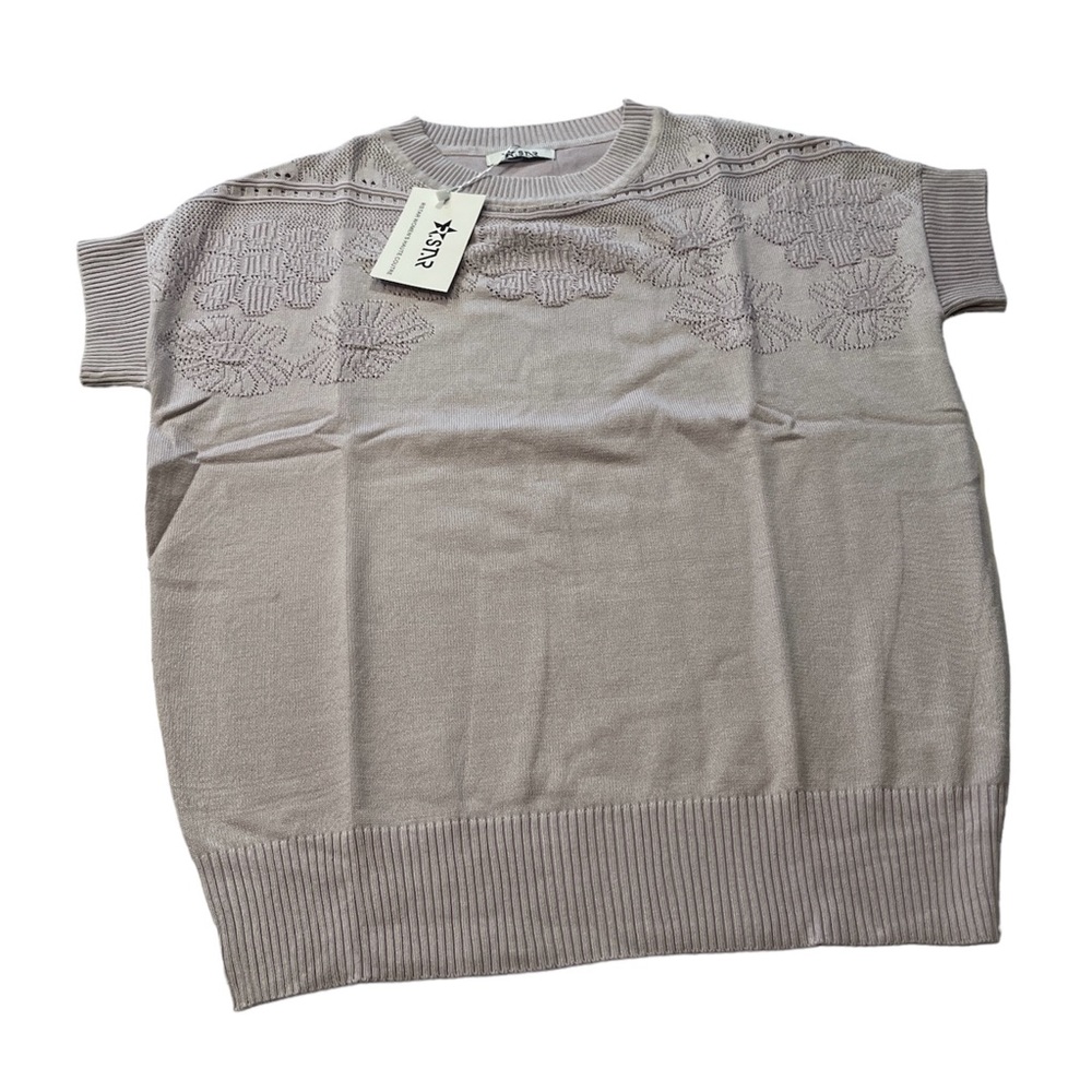 Knit pattern shirt